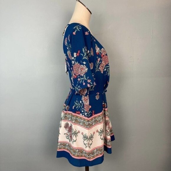 TRIXXI Clothing Company Midnight Blue Crepe Floral Suplice Romper Women's Size M - Picture 5 of 12